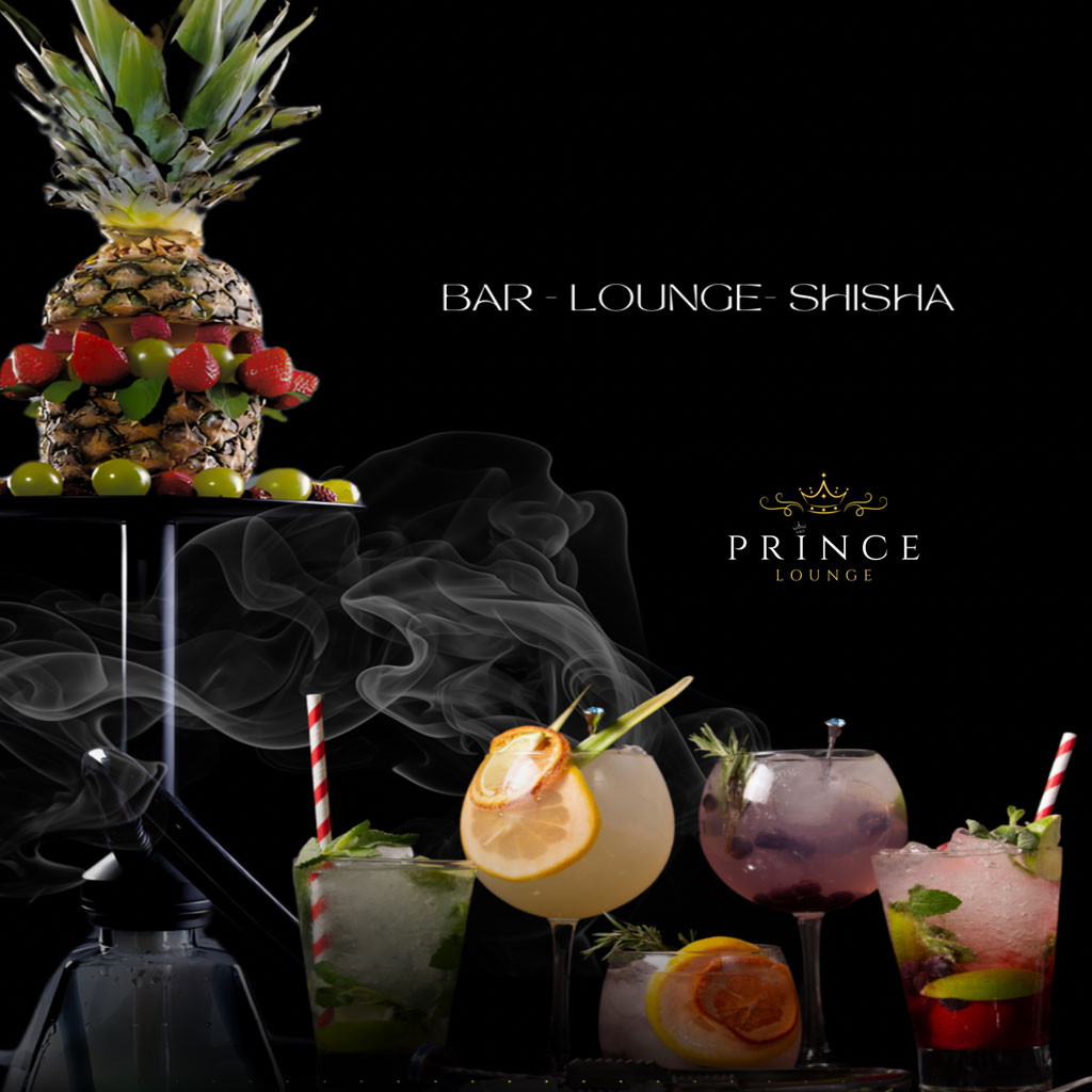 Eine Sammlung von Cocktails in Gläsern mit Obstgarnitur auf einem Tisch, dekorative Ananas oben.
